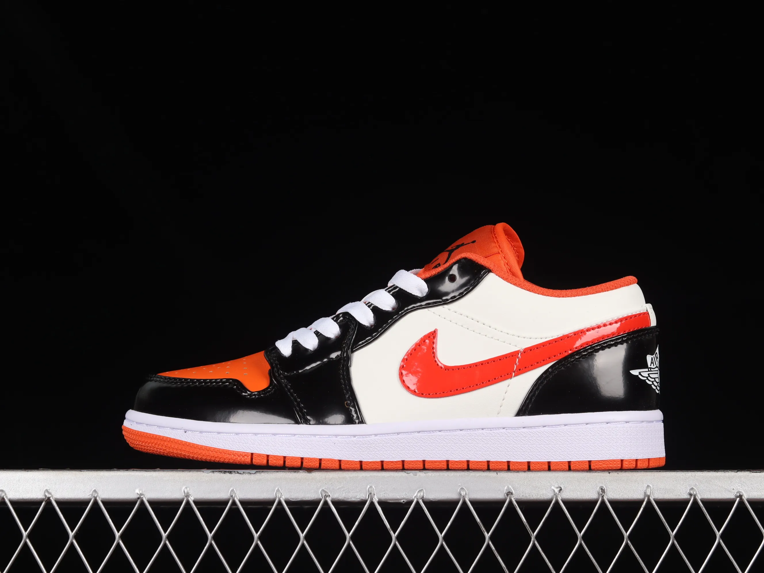 All categories Air Jordan Jordan series basketball shoes Air Jordan 1 Low Z version Air Jordan 1 Low AJ1 Joe 1 patent leather color matching cultural and leisure sports sneakers DV1335-800